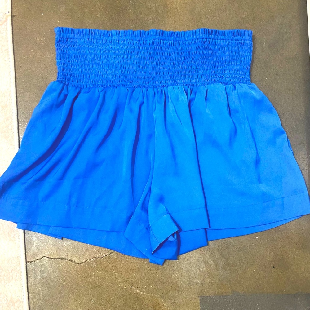 blue ruffles